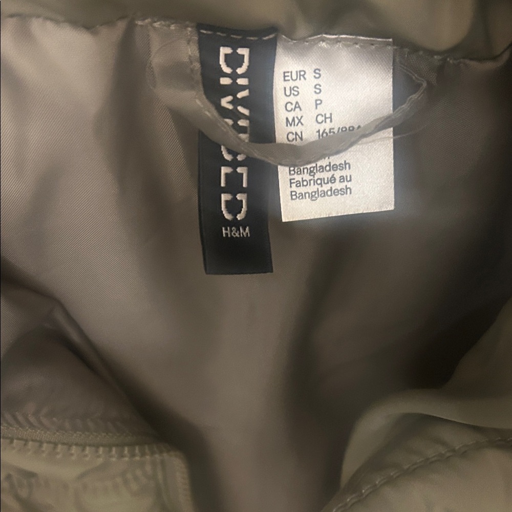 H&M Olive Green Crop Puffer Vest S - Picture 4 of 4